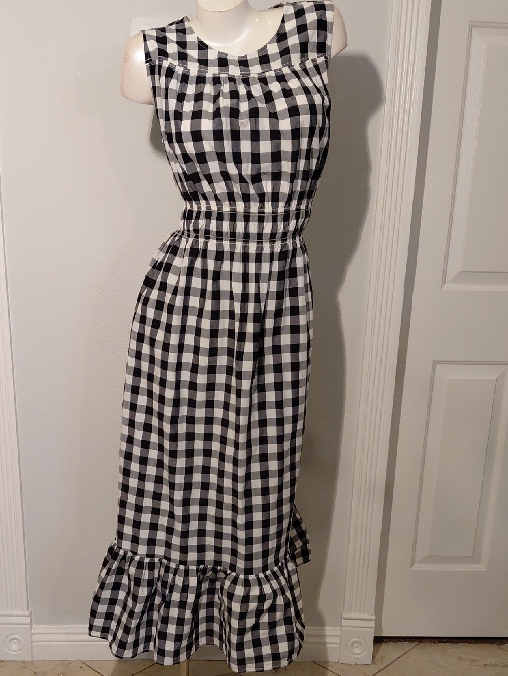 Black and White Gingham Sleeveless Ruffle-Hem Dress - Picture 3 of 5
